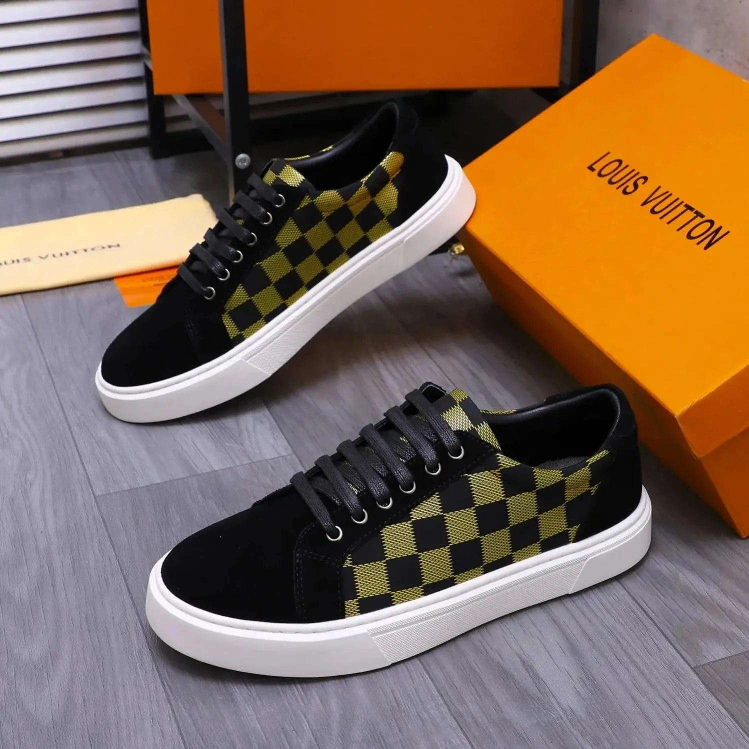 LV Casual Shoes vista 3