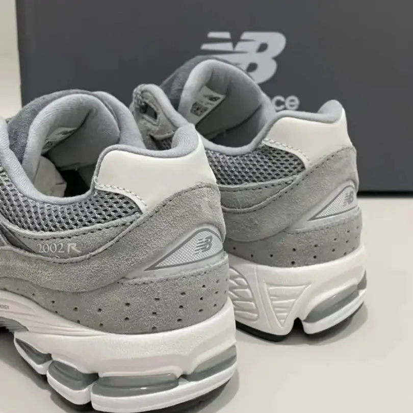 New Balance 2002R vista 3