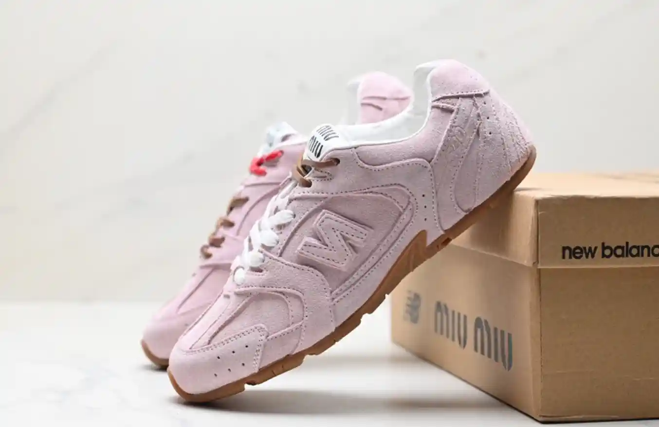 New Balance x Miu Miu 530 Sneakers vista 3