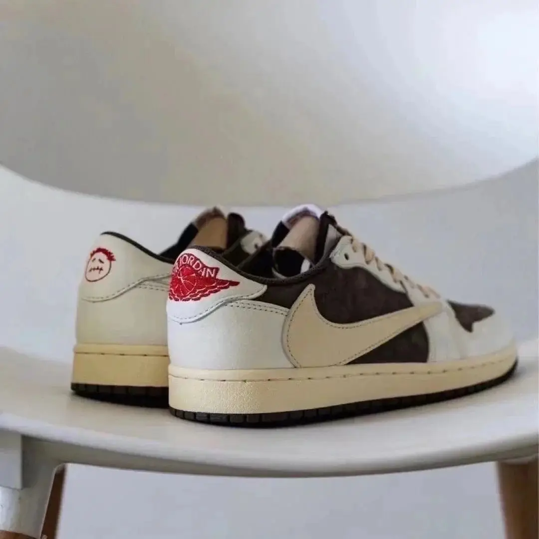 Nike Air Jordan 1 Low Sneakers vista 3