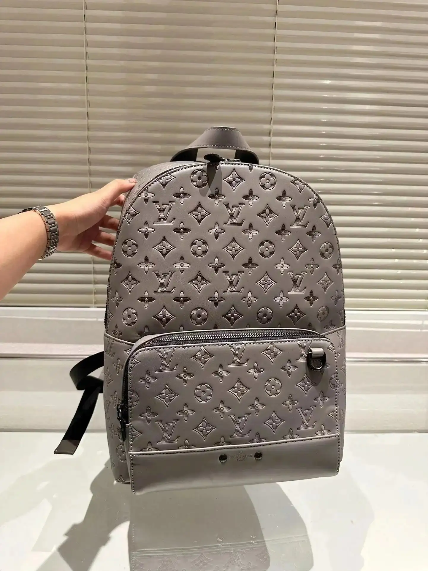 Louis Vuitton Monogram Empreinte Backpack [14 styles] vista 2