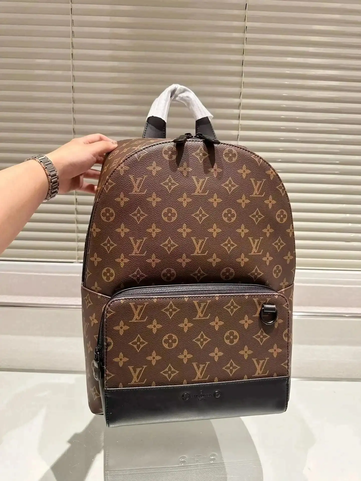 Louis Vuitton Monogram Empreinte Backpack [14 styles] vista 4