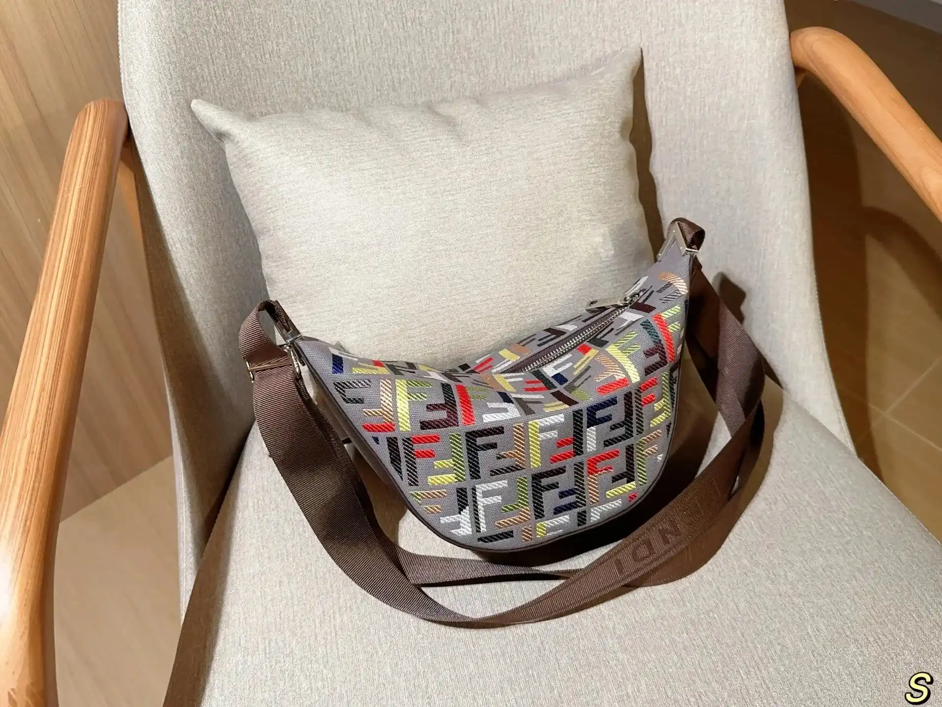FENDI FF Logo Belt Bag [39 styles] réplica
