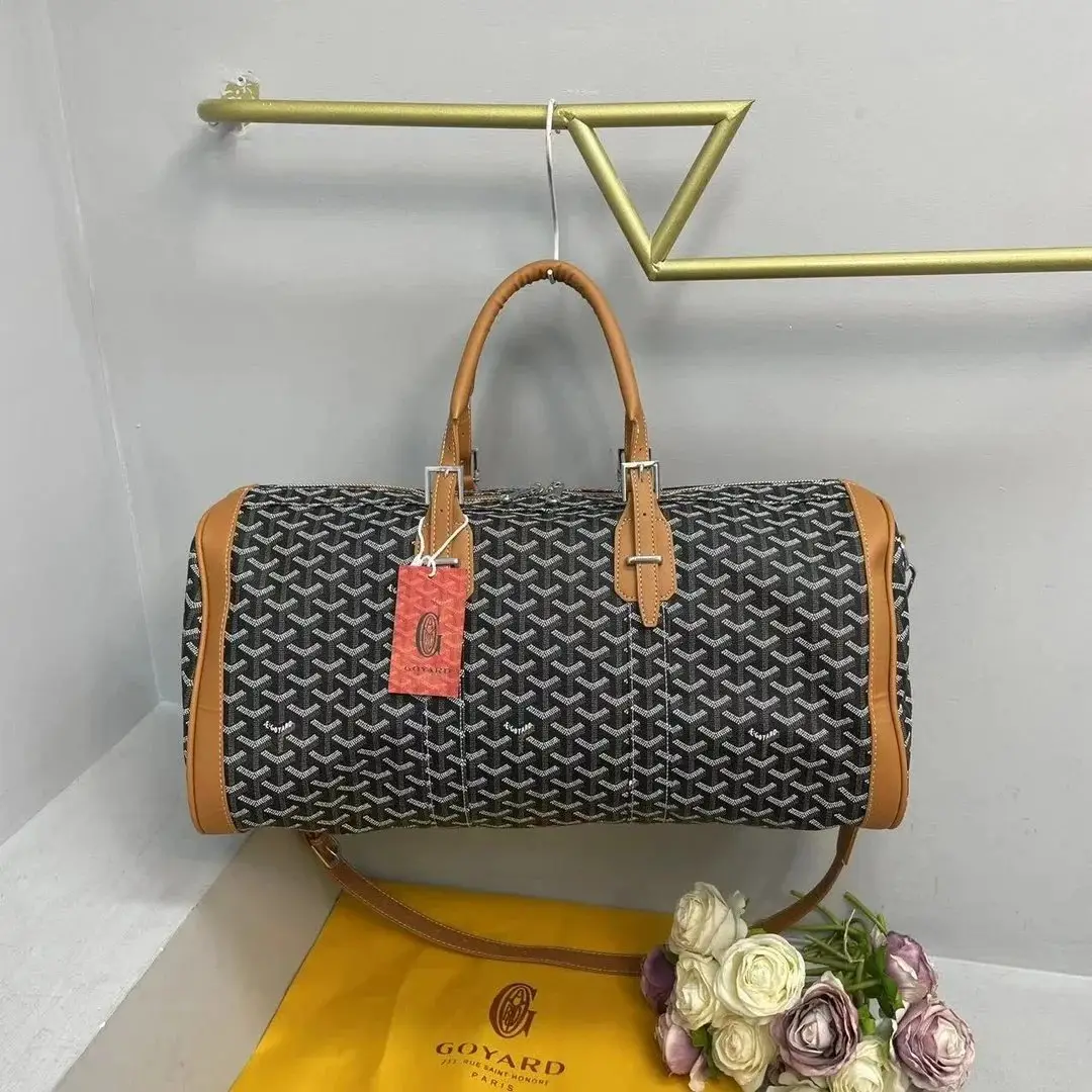 Goyard Saint Louis Duffle Bag vista 2