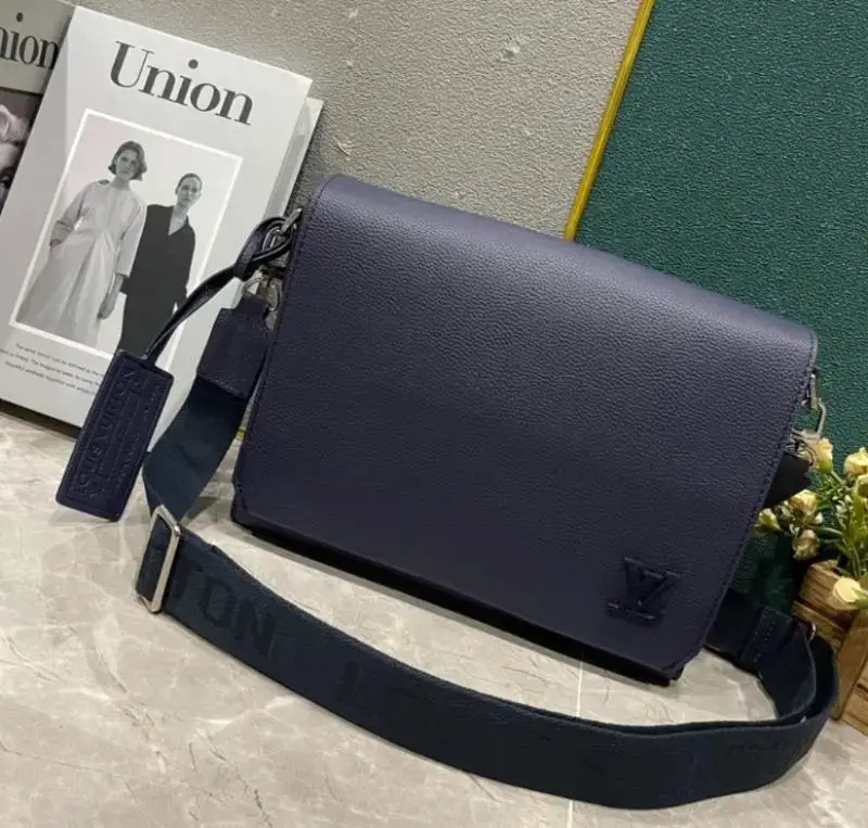Louis Vuitton Shoulder Bag vista 3
