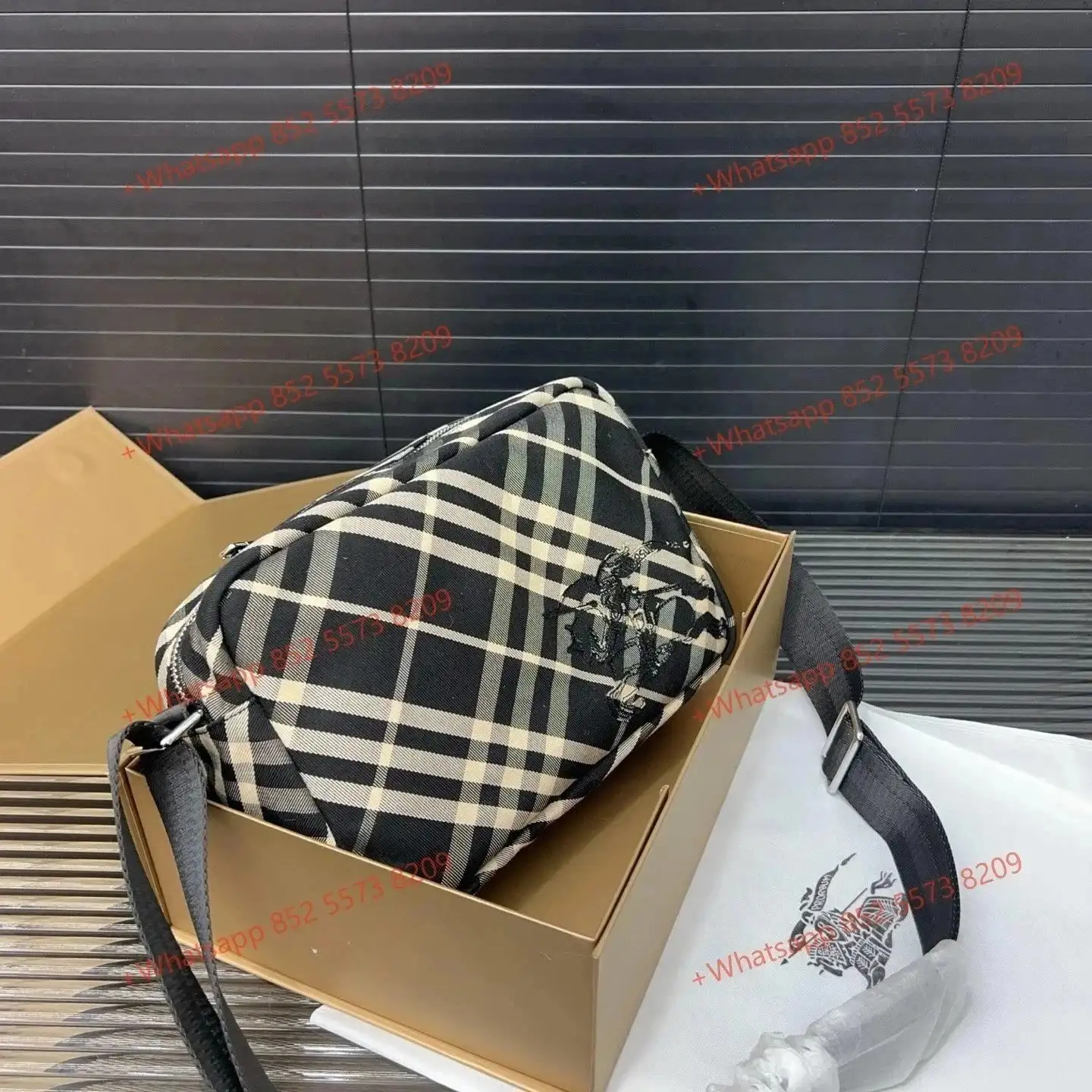 Burberry Vintage Check Bag [40 styles] vista 3