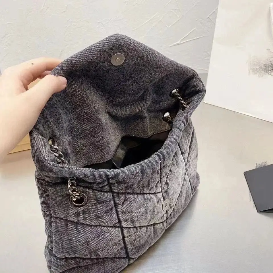Saint Laurent small fragrance bag vista 3