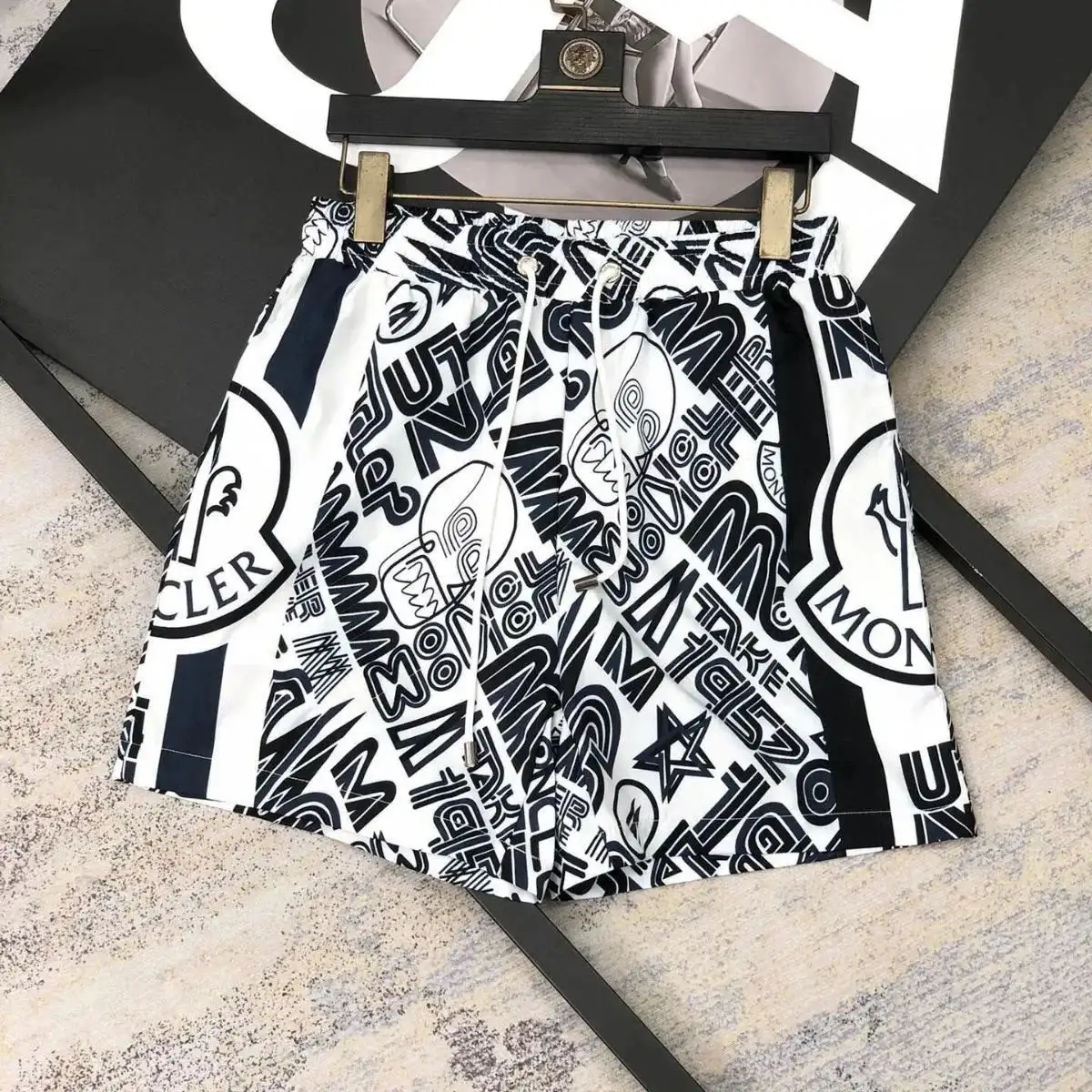 Moncler Graffiti Print Shorts [2 styles] réplica