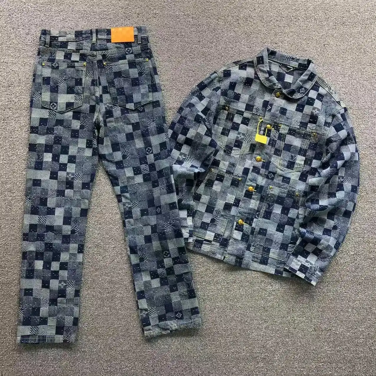 Louis Vuitton Damier Denim Jacket and Pants Set vista 3