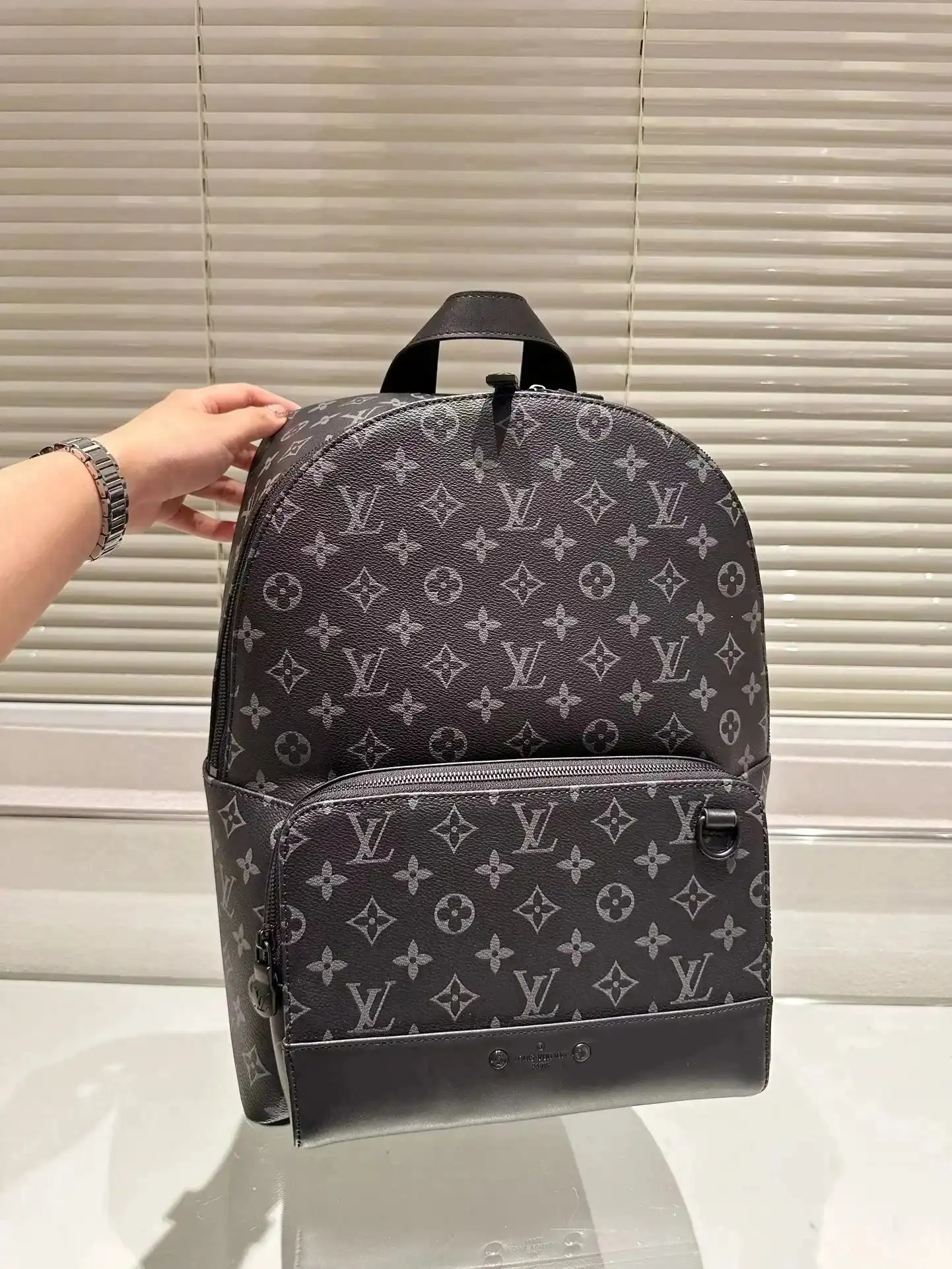 Louis Vuitton Backpack vista 3