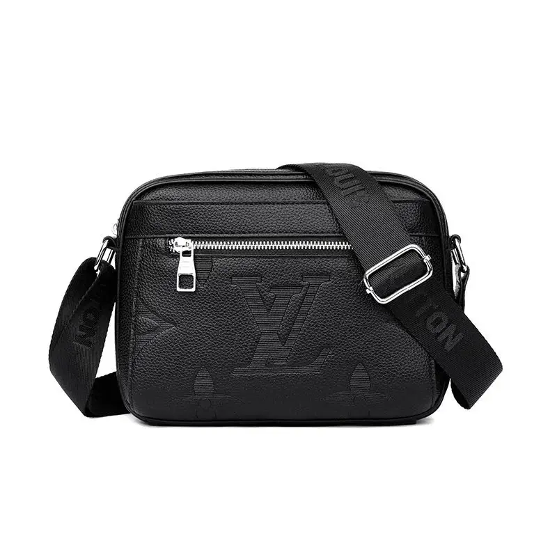 LV B22 Crossbody Bag vista 2