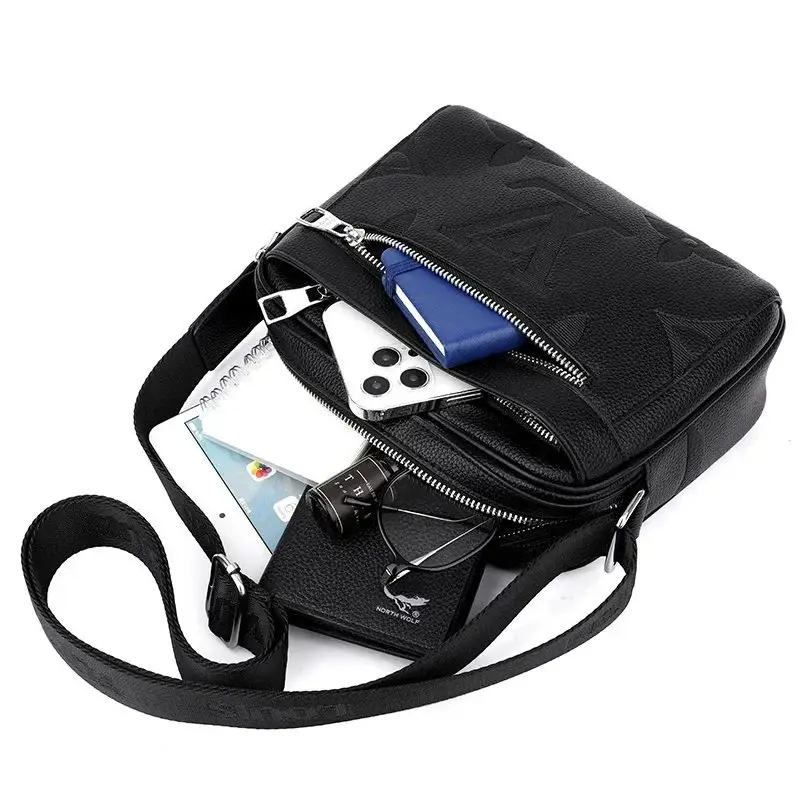 LV B22 Crossbody Bag vista 4