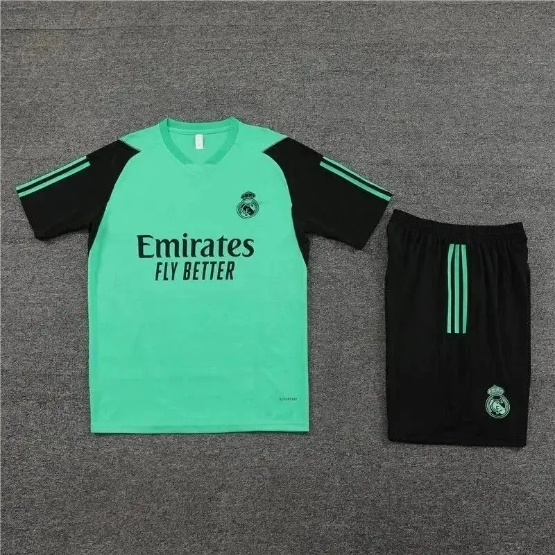 EMIRATES Football suit Real Madrid vista 3