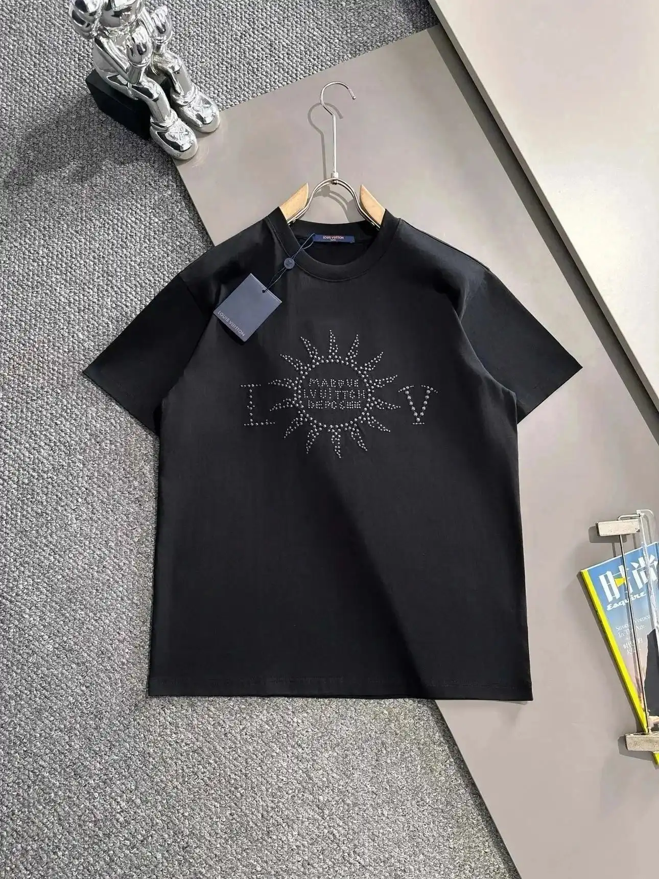 LV-T-Shirt vista 4