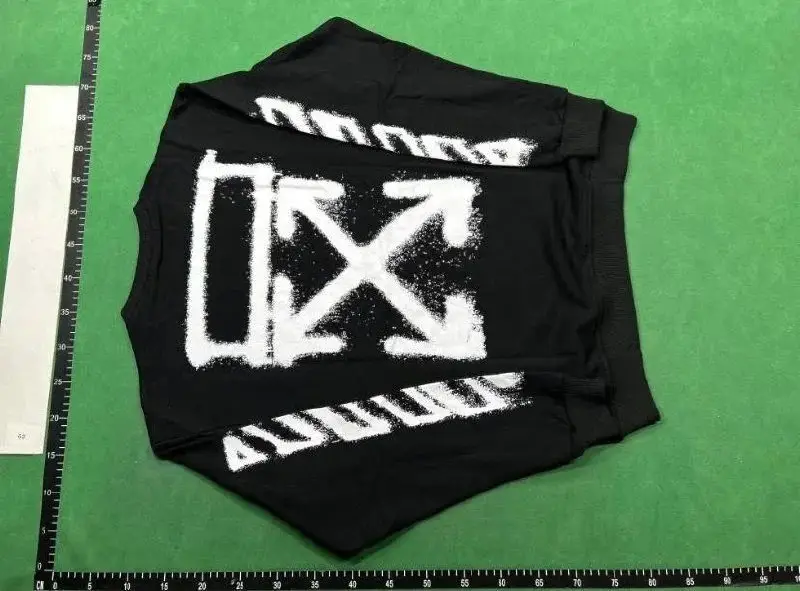 Off-White Men's Graphic Print Sweatshirt Black vista 3