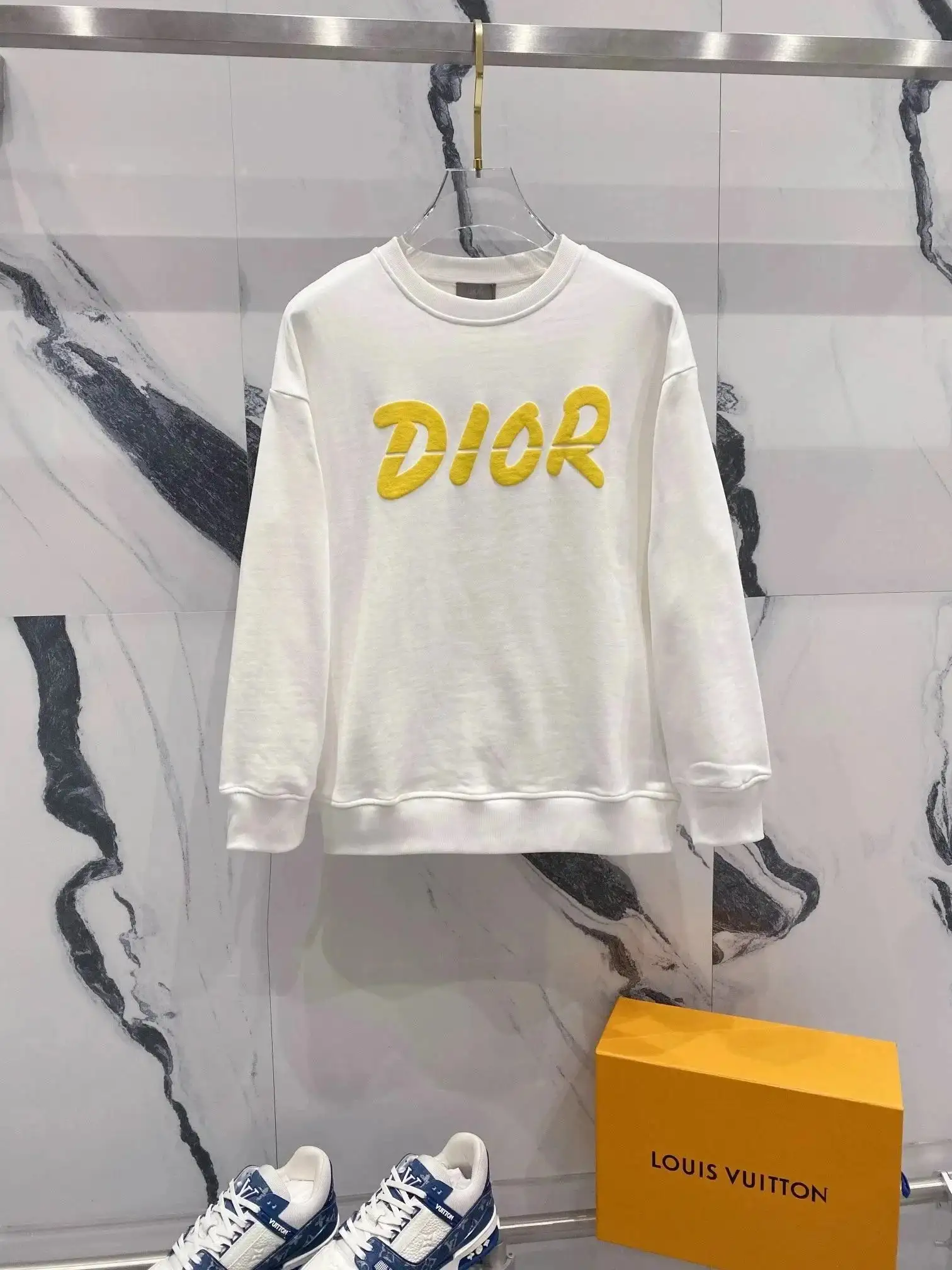 Dior 47 Sweatshirt [14+ colors] vista 3