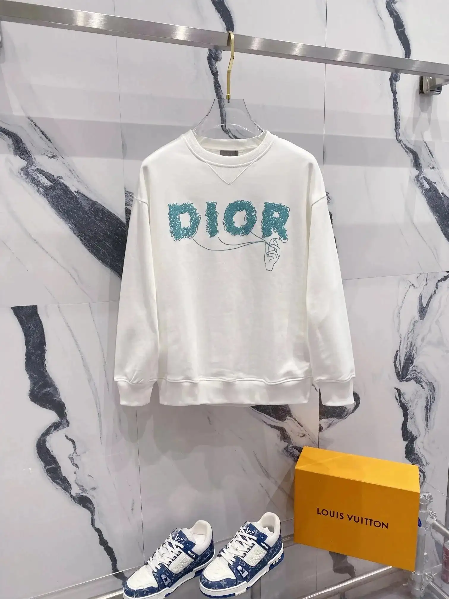 Dior 47 Sweatshirt [14+ colors] vista 4