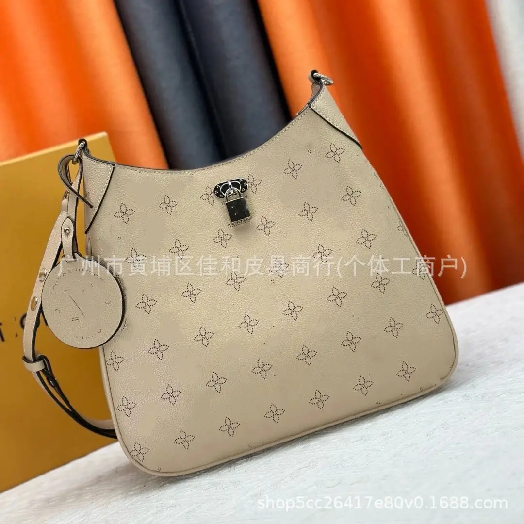 Design Underarm Bag [3 styles] vista 2