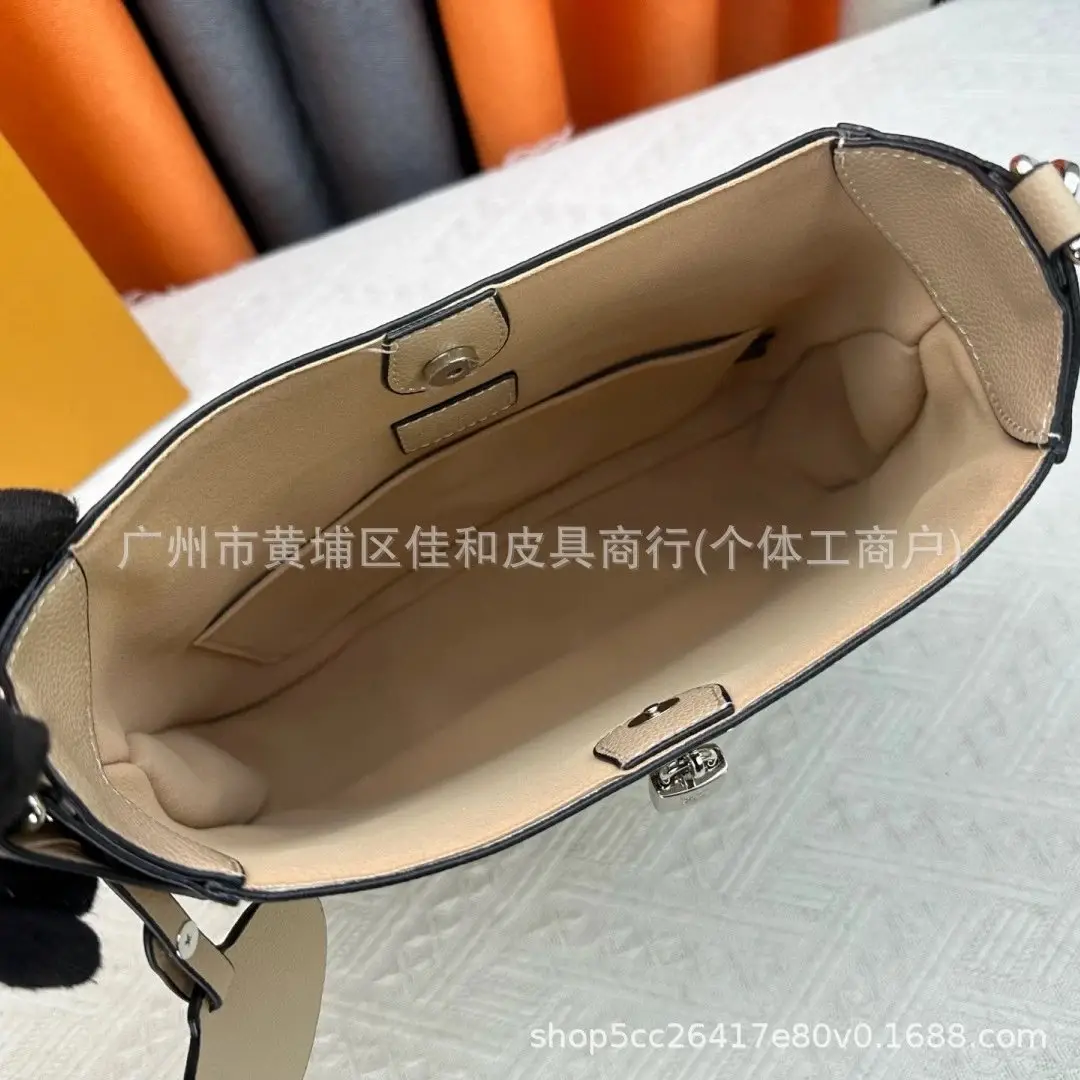 Design Underarm Bag [3 styles] vista 4