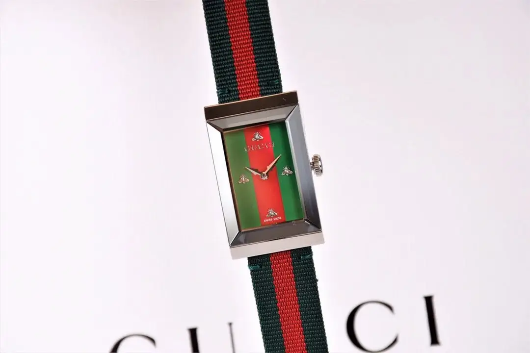 Gucci Quartz Watch [6 styles] vista 3