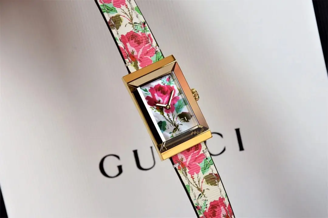 Gucci Quartz Watch [6 styles] vista 4