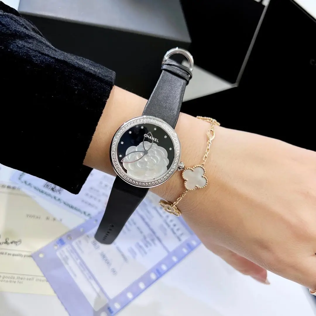 Chanel Quartz Watch [3 styles] vista 4