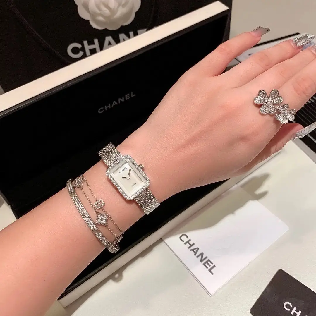 Chanel Quartz Watch [3 styles] vista 2