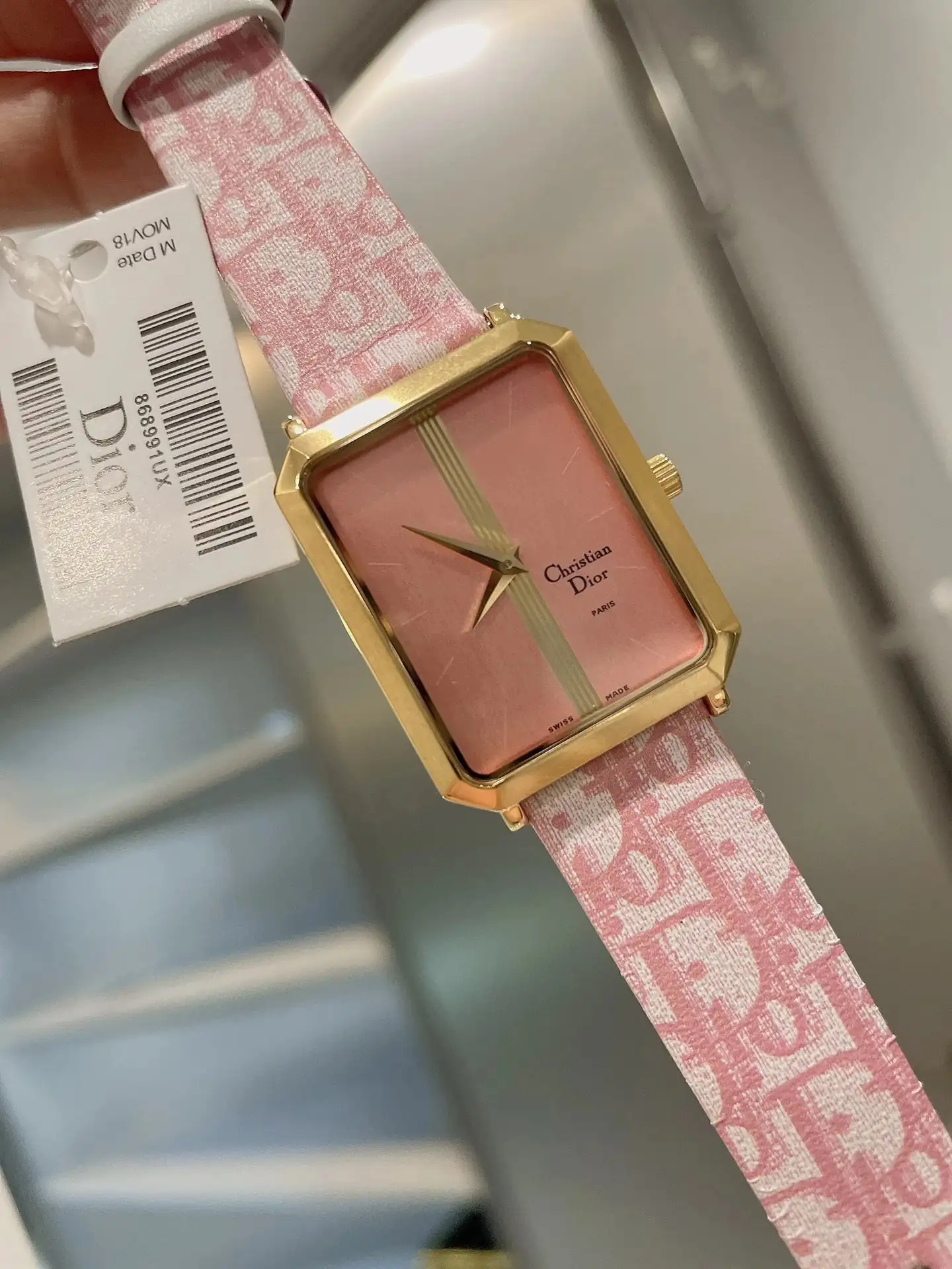 Dior Quartz Watch [2 styles] vista 3