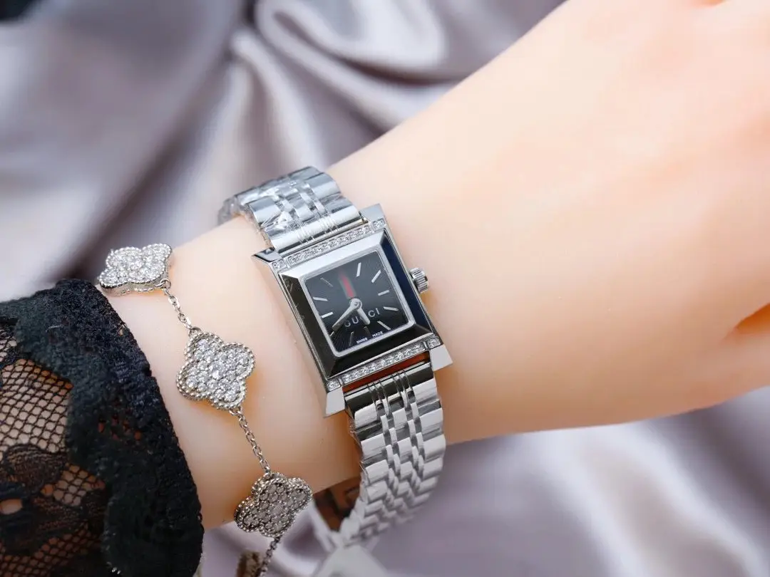 Gucci Quartz Watch [4 styles] vista 3