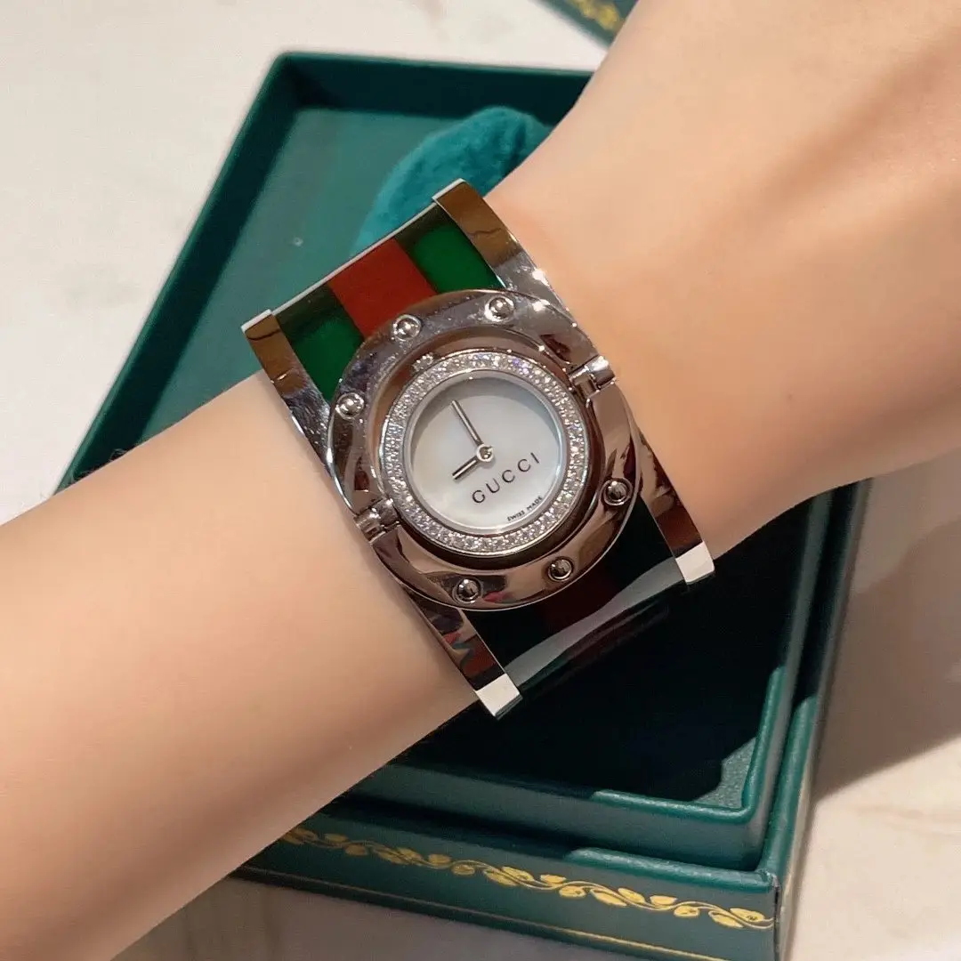 Gucci Quartz Watch [5 styles] vista 4