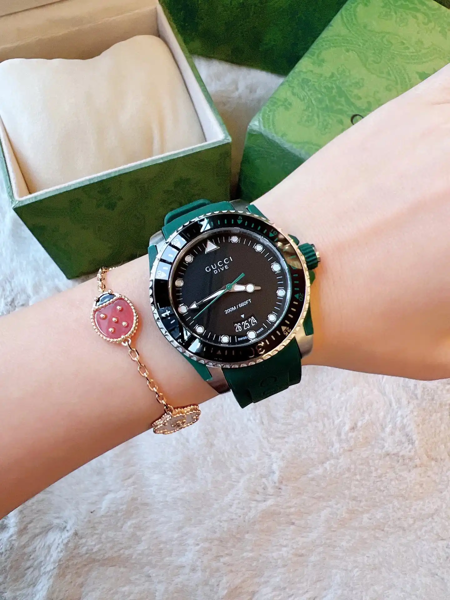Gucci Mechanical Watch [6 styles] vista 4
