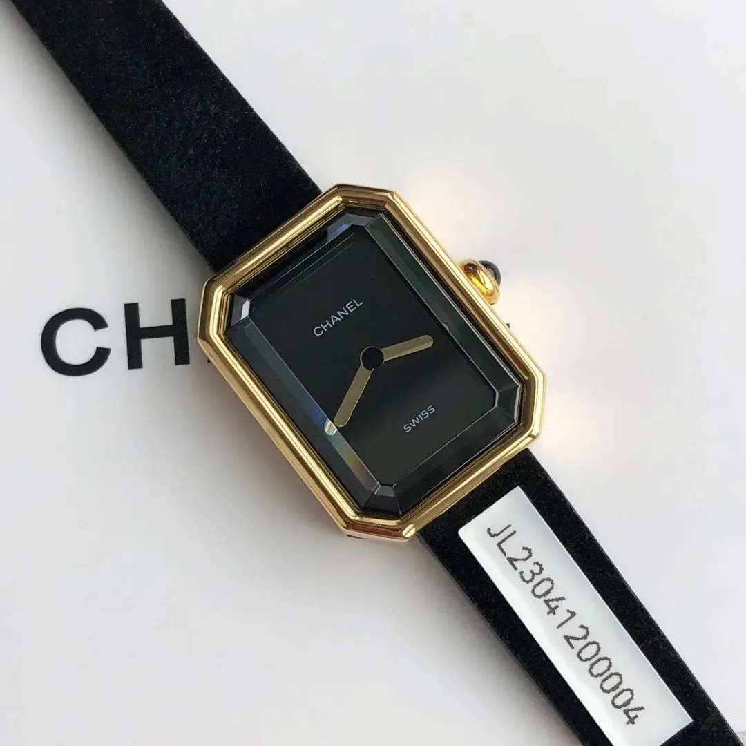 Chanel Quartz Watch [2 styles] vista 3
