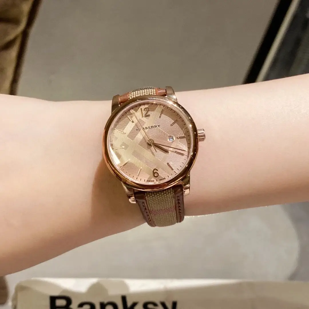 Burberry Quartz Watch [6 styles] vista 4