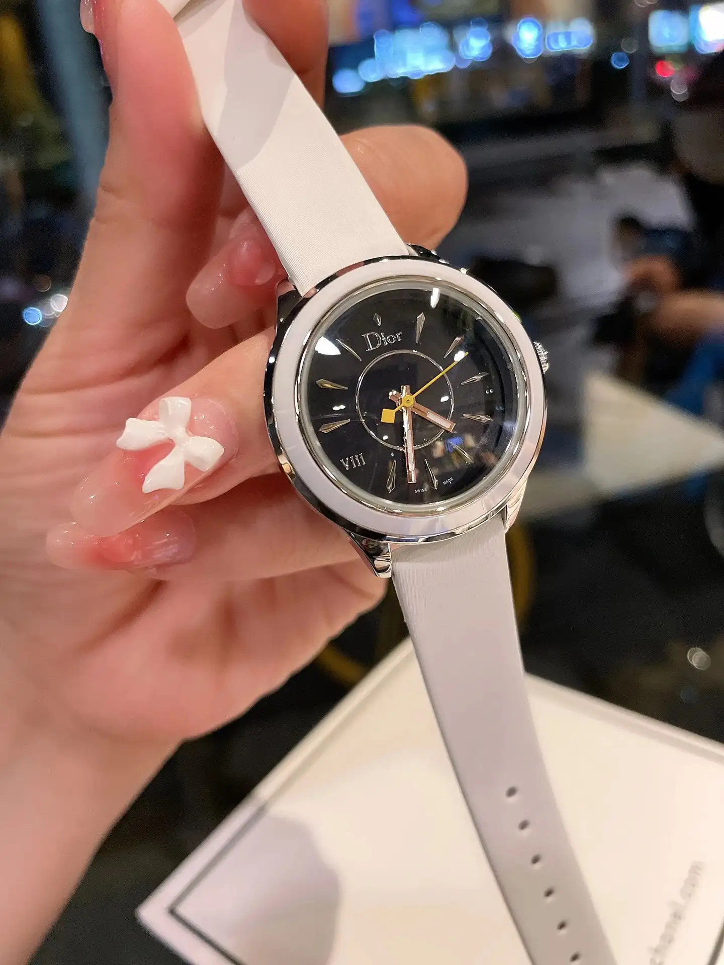 Dior Quartz Watch [8 styles] vista 3