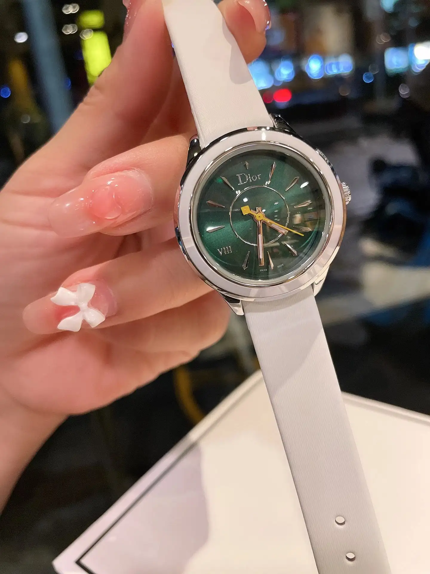 Dior Quartz Watch [8 styles] vista 4